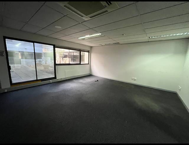 1,960M² OFFICE TO LET IN PINELANDS